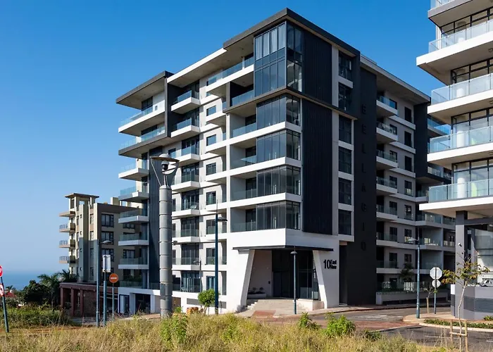 Luxury Bellagio 302 With Sea Views And Inverter