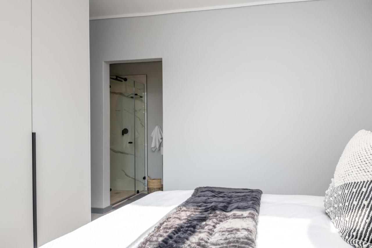 Luxury Bellagio 302 With Sea Views And Inverter Durban